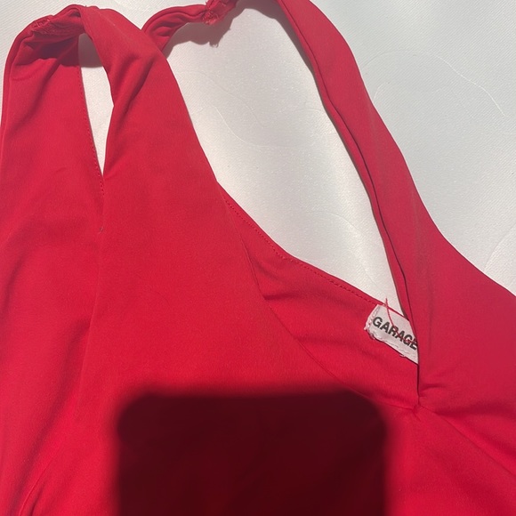 Asymmetrical red crop top ♥️ - Picture 3 of 6